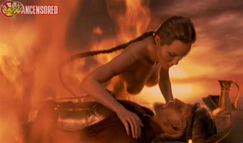 naked angelina jolie in beowulf