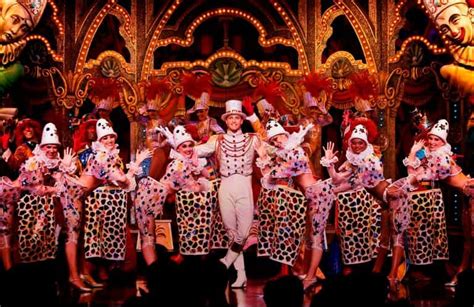 Magnificent Facts About The Moulin Rouge France S Scandalous Cabaret