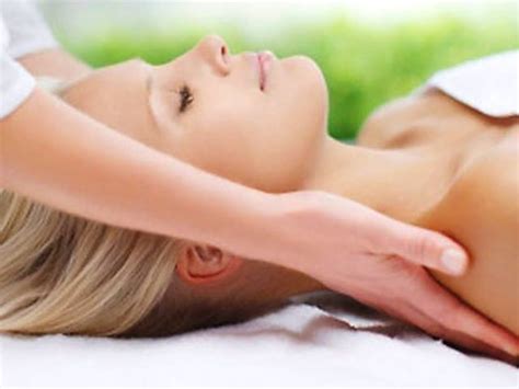 60 Minute Full Body Holistic Relaxing Massage Plus Use Of