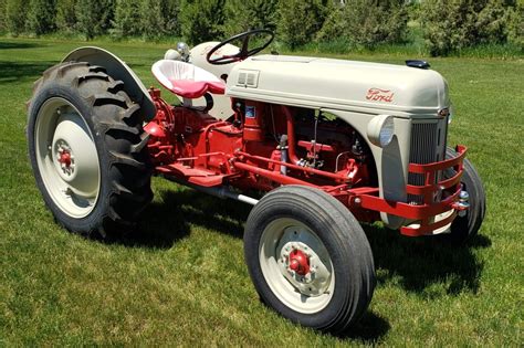 reserve  ford  tractor  sale  bat auctions sold    september