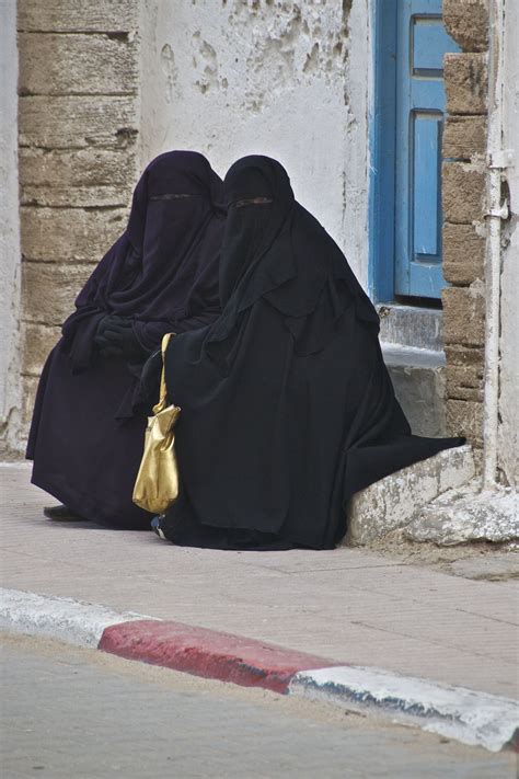 Women In Burqas Essaouira Arab Girls Hijab Burka Style Islamic Modesty
