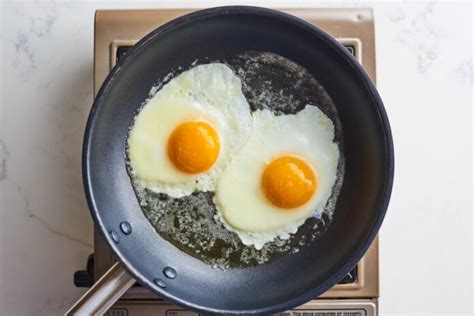 frying pans  eggs  antonio carluccio