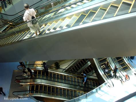 Boring Singapore City Photo Will You Get Giddy With These Escalators