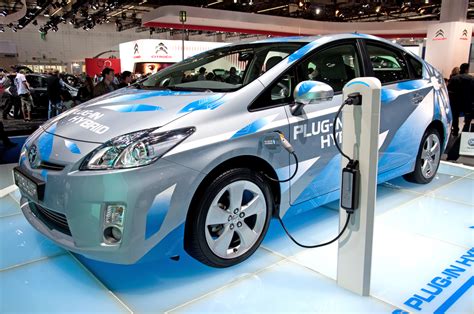 electric cars  major challenges  auto manufacturers