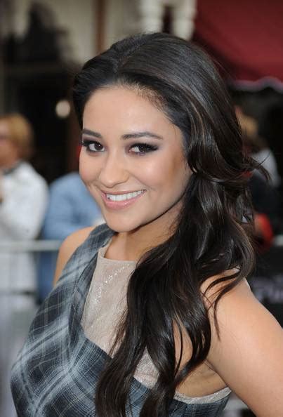 canadian model shay mitchell girls idols wallpapers and biography