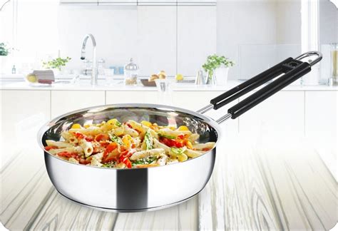 stainless steel flat fry pan  wire handle  home size small