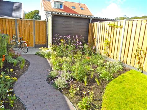 pinea ontwerp limmen tuin aanleggen  castricum volledig tuinontwerp  castricum pinea