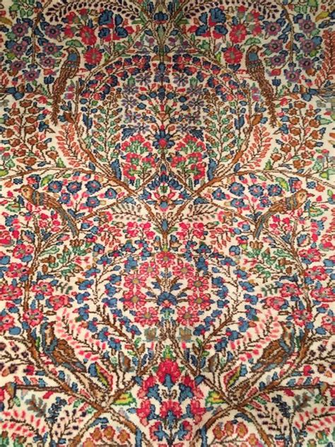 prachtig perzisch kirman tapijt zeldzaamheid met dieren zeldzaamheid
