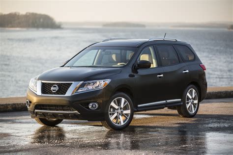 nissan pathfinder review ratings specs prices
