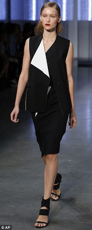 stacy keibler and molly sims animate the helmut lang runway with friendly banter daily mail online