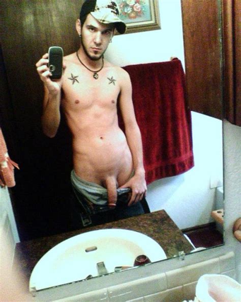 Guy With Star Tattoos And Nice Fat Cock Nude Men Selfies