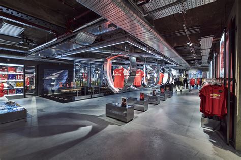 adidas launches  digital store   oxford street latest retail technology news