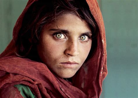afghan girl   famous picture  national geo graphics