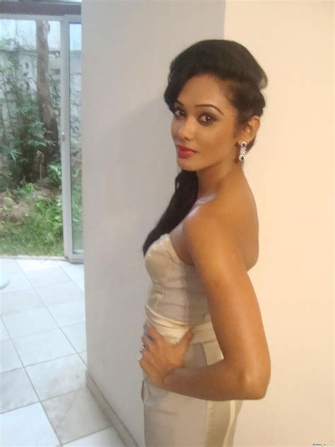 hot blog post sri lankan actress yureni noshika hot new photos