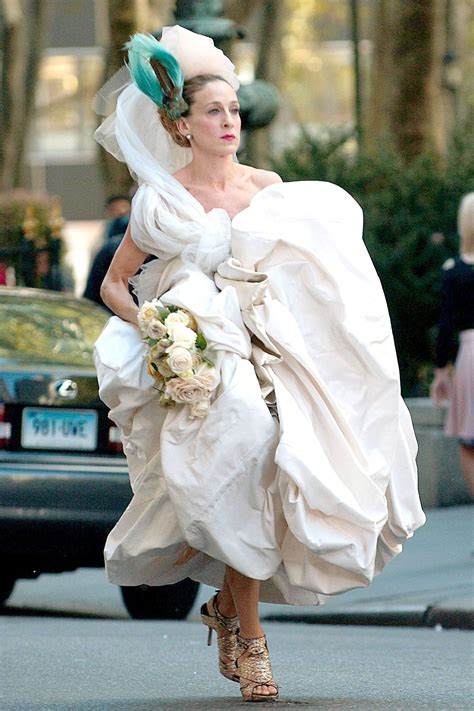 carrie bradshaw s 50 best looks of all time carrie