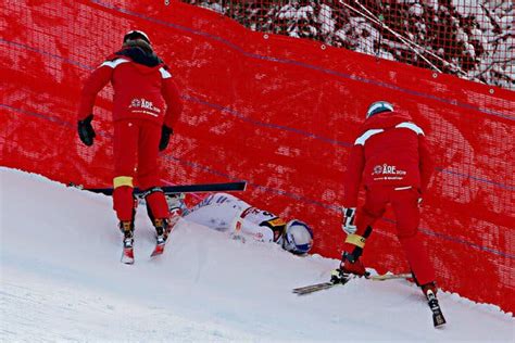 lindsey vonn crashes as mikaela shiffrin takes gold at skiing world championships the new york
