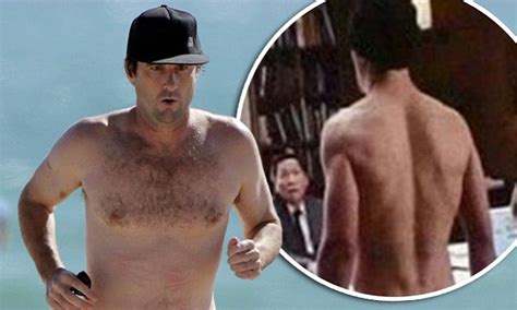 Luke Wilson Reveals Beach Body At 42 In La Daily Mail Online