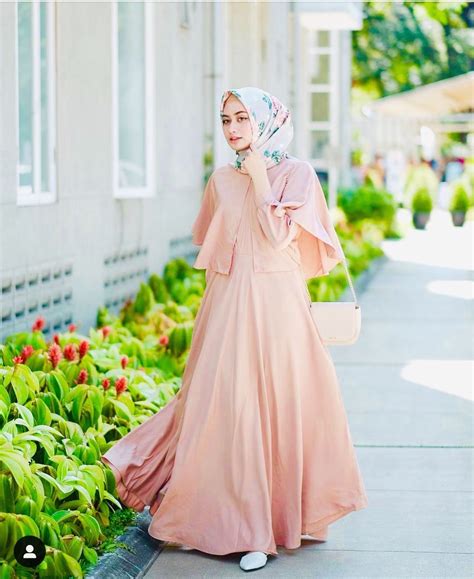 1000 In 2020 Muslimah Dress Dress Muslim Modern Muslimah Fashion