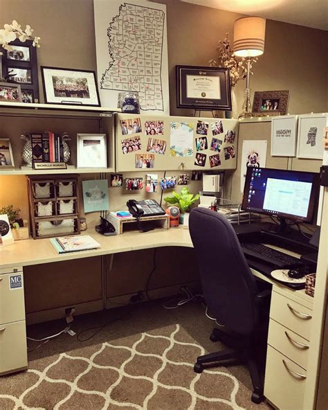 Ditch Your Boring Workspace With These 35 Cubicle Decor Ideas Awesome