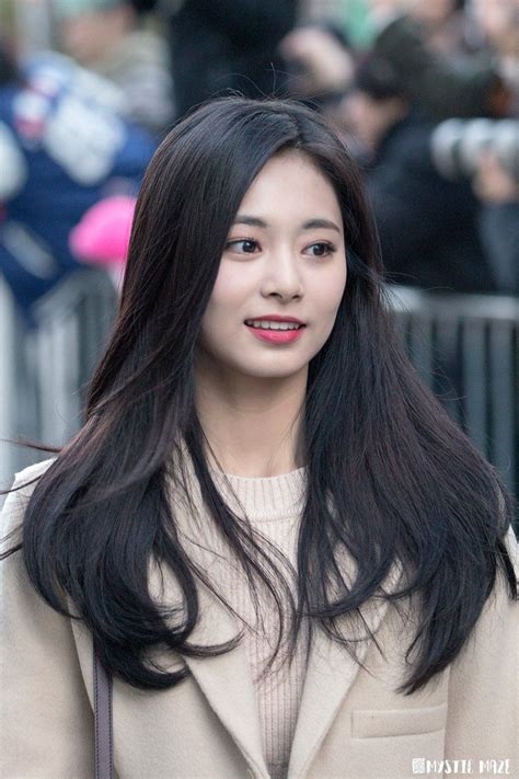11 south korean celebrities rank in the top 25 most beautiful women in