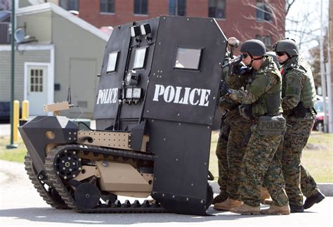 frightening aclu report shows  militarized americas cops   business insider