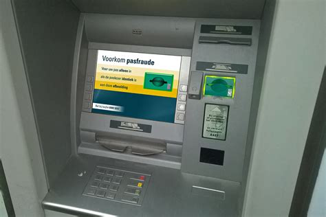 abn amro sluit geldautomaat aan stationsplein  beverwijk