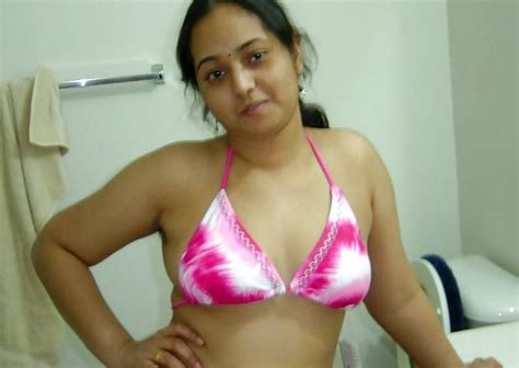 indian housewife rashmi nude 3 pics