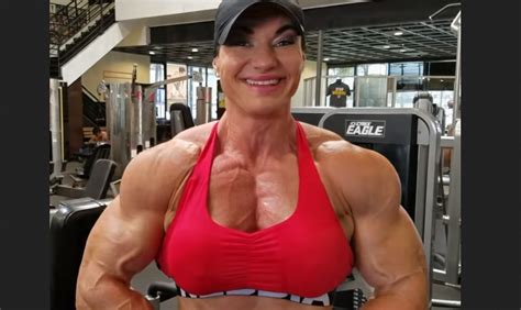 Popular Myths Unveiled For The Woman Bodybuilder A Woman Bodybuilder