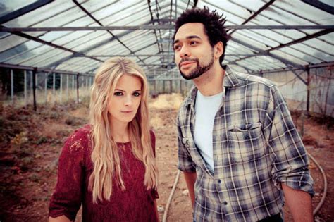 The Shires Have Their Sights On Uk Album Chart Daily Star