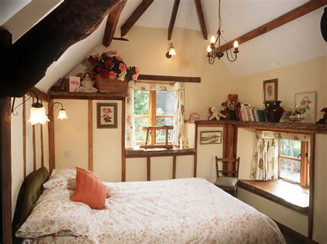 Self catering Devon cottage. English Country Cottage rental. Weekly Self catering cottage hire  