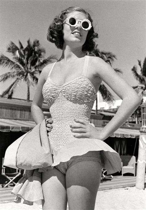 pin en 1940s beachwear