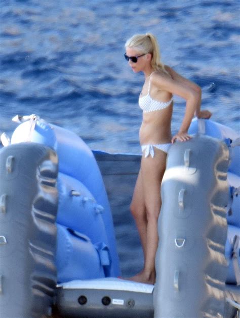 claudia schiffer bikini the fappening 2014 2019 celebrity photo leaks