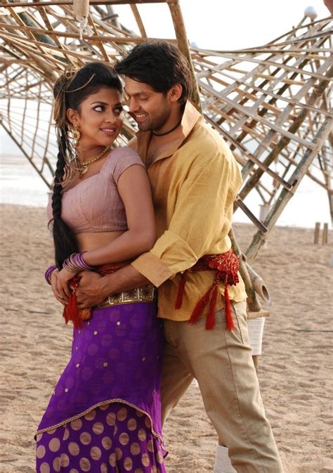 amala paul hot navel show from vettai movie very rare ~ indian hot actress pictures collections
