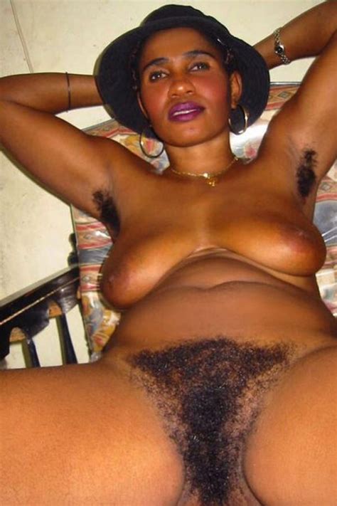 femmes black à chatte poilue nues