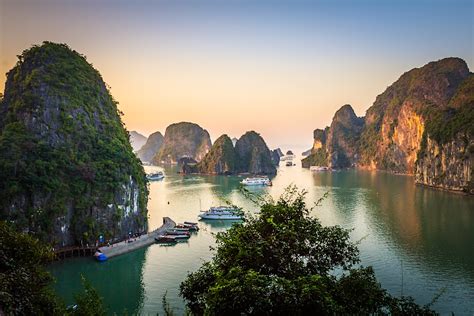 halong bay indahnya wisata warisan dunia  vietnam destinasisite