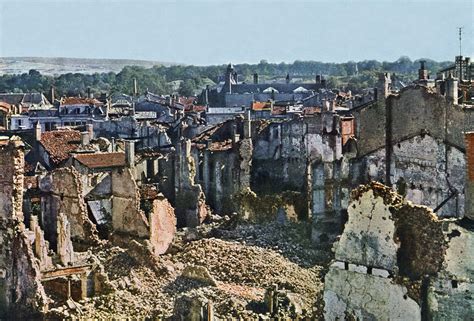rare color photographs   trenches  world war  time