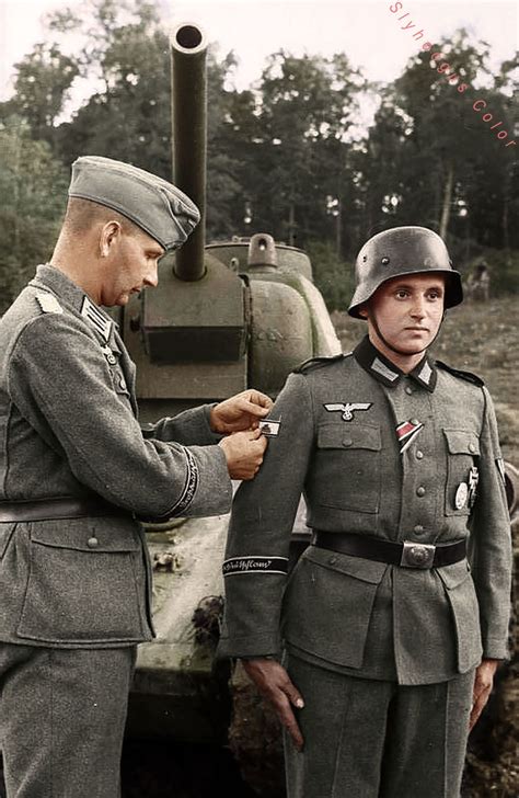 wehrmacht soldier panzer grenadier division grossdeutschland receiving