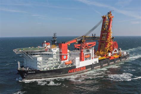heeremas  heavy lift crane vessel wins shipping award gcaptain
