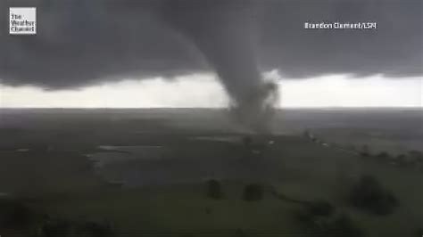 drone captures dramatic tornado footage  canton tx video dronedj