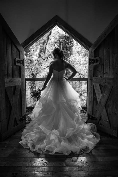 bridal portraits    moments photography videography