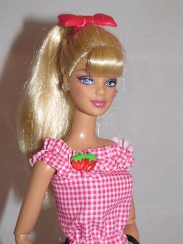 barbie doll fashionista blonde hair blue eyes jointed articulated