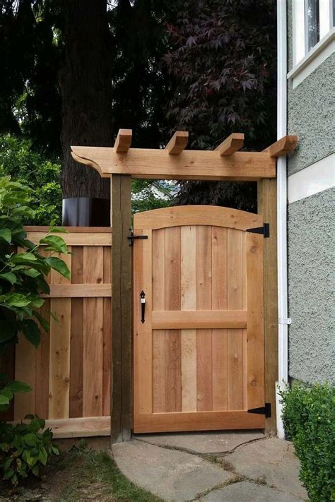 modern fence ideas   backyard fence gate design