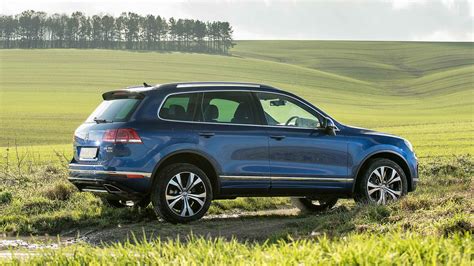 volkswagen touareg review likeable  outdated