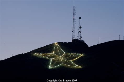 el pasos star   mountain   year  symbol   west