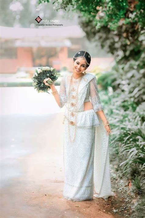 kandyan bride   kandyan bride bridal dress design kandian bride