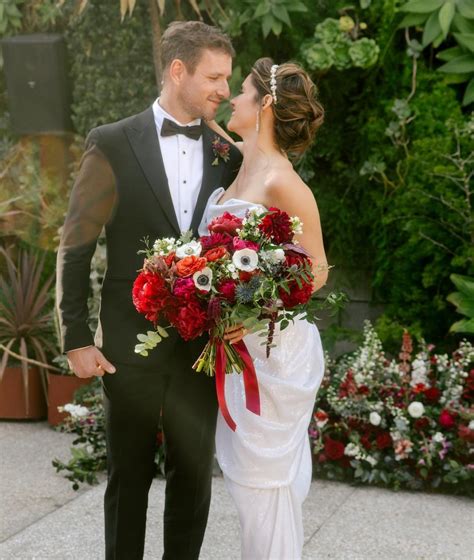 Fbi Star Missy Peregrym Marries Tom Oakley In Los