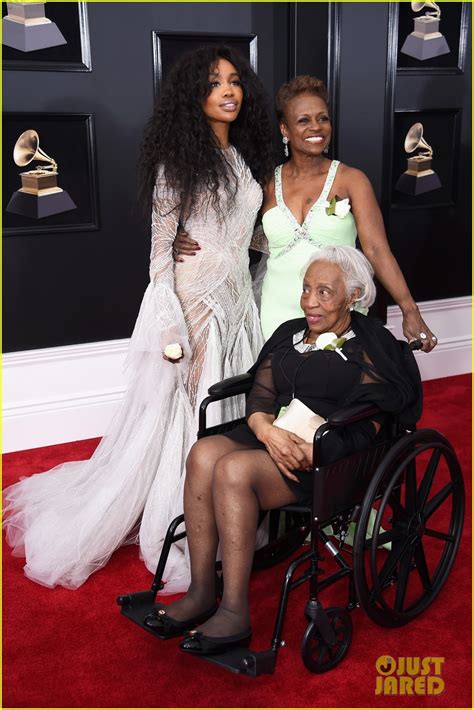 Sza Brings Her Mom And Grandma As Her Grammys 2018 Dates Photo 4023038