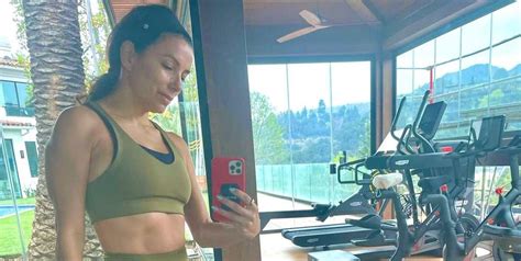 eva longoria shows off sculpted abs in gym selfie on instagram