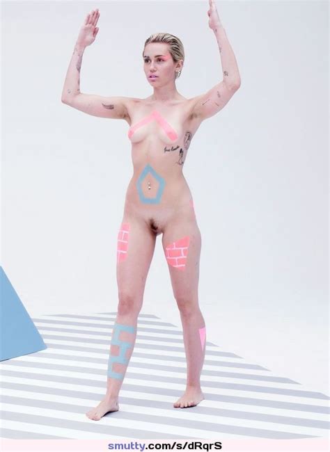 Miley Cyrus Fully Nude For Paper Magazine