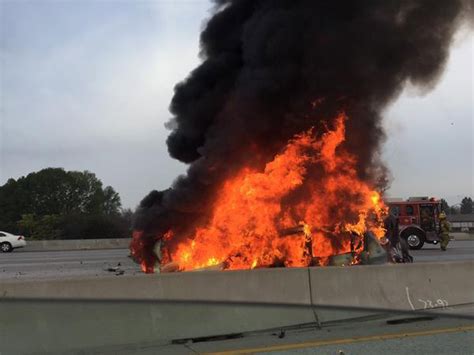 photos fiery multi vehicle crash on 405 freeway kabc7 photos and slideshows
